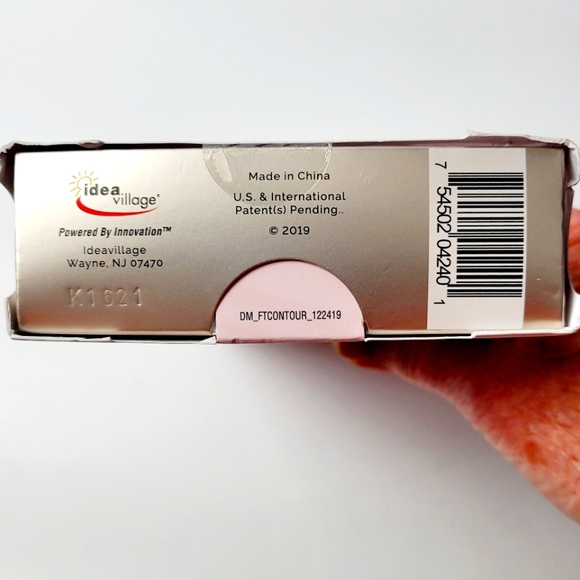 Flawless Contour Vibrating Quartz Facial Roller & Massager W/Genuine Rose Quartz - Picture 4 of 4